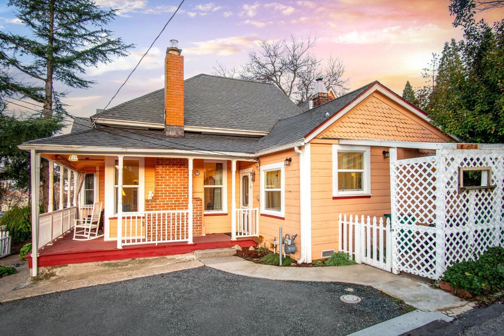 The Golden Parlor- Historic Victorian, Hot Tub Villa Grass Valley Exterior photo